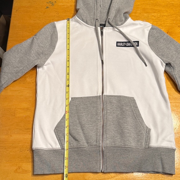 Harley Davidson women’s embroidered zip up hoodie. - Picture 13 of 14